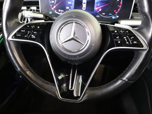 Used 2022 Mercedes-Benz S 500 4MATIC w/ AMG Line Package image 39