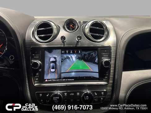 Used 2017 Bentley Bentayga AWD/4WD image 30