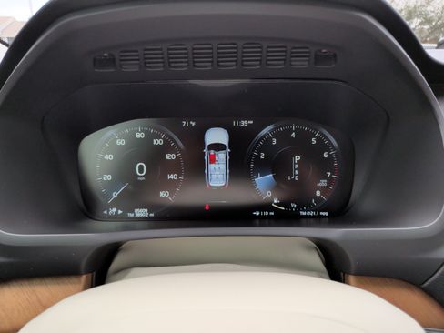 Used 2021 Volvo XC90 T6 Momentum w/ Climate Package image 21