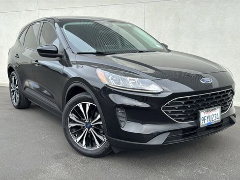 Certified 2022 Ford Escape SE w/ SE Sport Appearance Package image 1