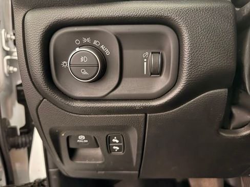 Used 2022 RAM 1500 Big Horn AWD/4WD image 12