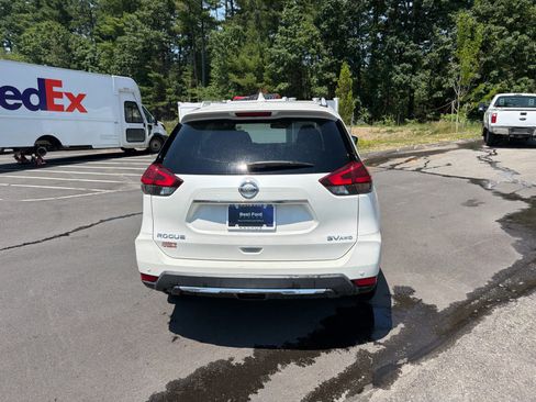 Used 2019 Nissan Rogue SV AWD/4WD image 6