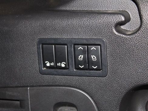 Used 2020 Chevrolet Suburban Premier RWD image 44