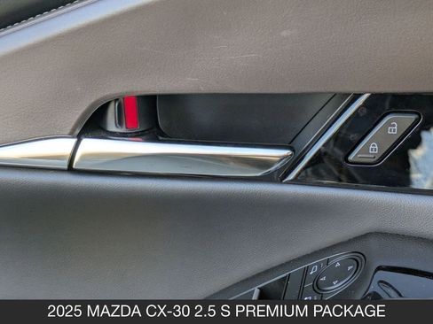 Used 2025 MAZDA CX-30 AWD 2.5 S w/ Premium Package image 13