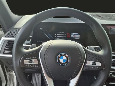 Used 2024 BMW X5 xDrive50e image 10