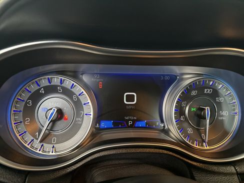 Certified 2023 Chrysler 300 Touring w/ Sport Appearance Package image 21