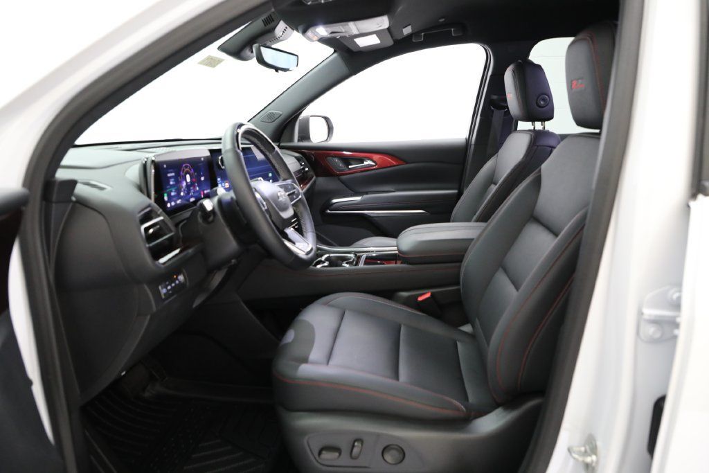 Used 2024 Chevrolet Traverse Z71 w/ Enhanced Driving Package AWD/4WD image 6