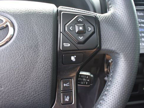 Used 2021 Toyota 4Runner Venture w/ Moonroof Package AWD/4WD image 21