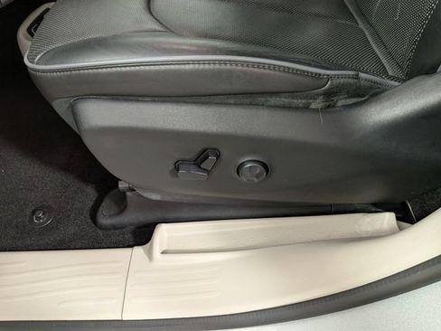 Used 2019 Chrysler Pacifica Limited FWD image 20