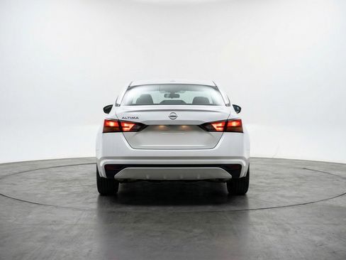 Used 2025 Nissan Altima 2.5 SV image 7