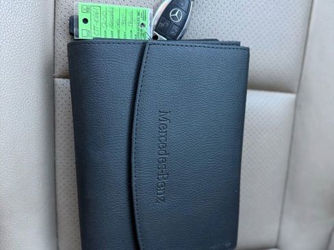 Used 2010 Mercedes-Benz GLK 350 4MATIC image 37