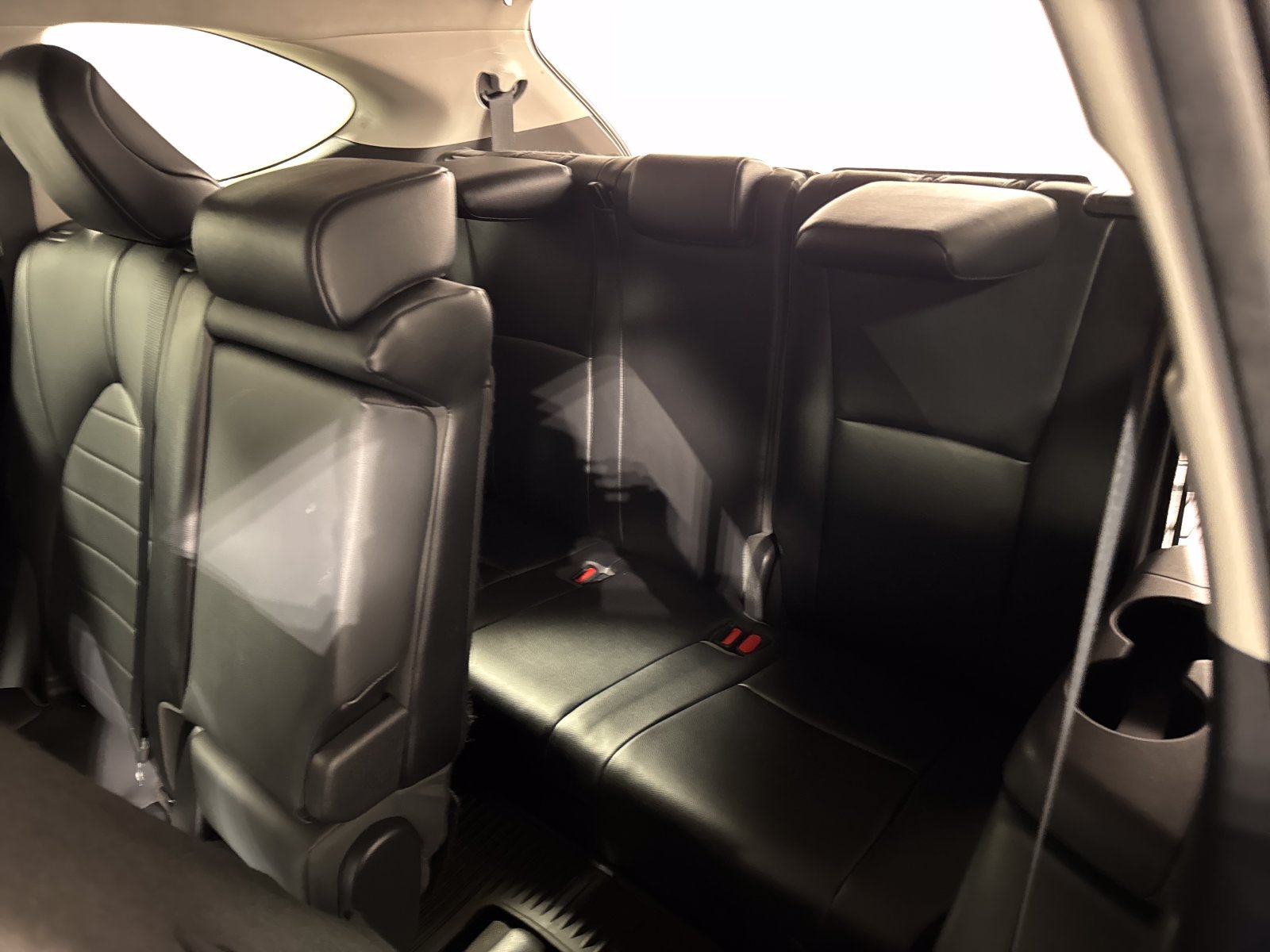 Used 2021 Toyota Highlander XLE AWD/4WD image 27