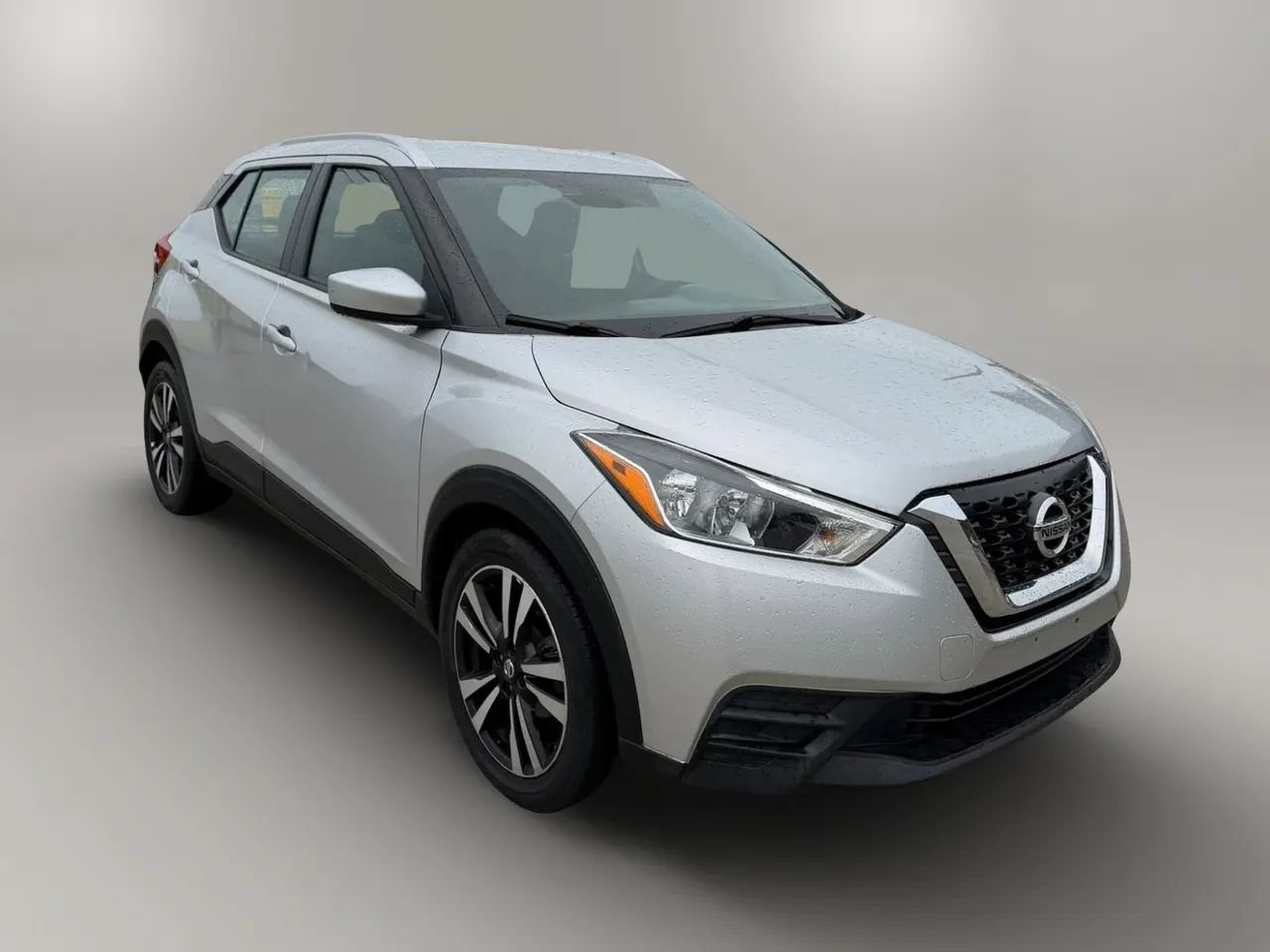 Used 2019 Nissan Kicks SV FWD image 1