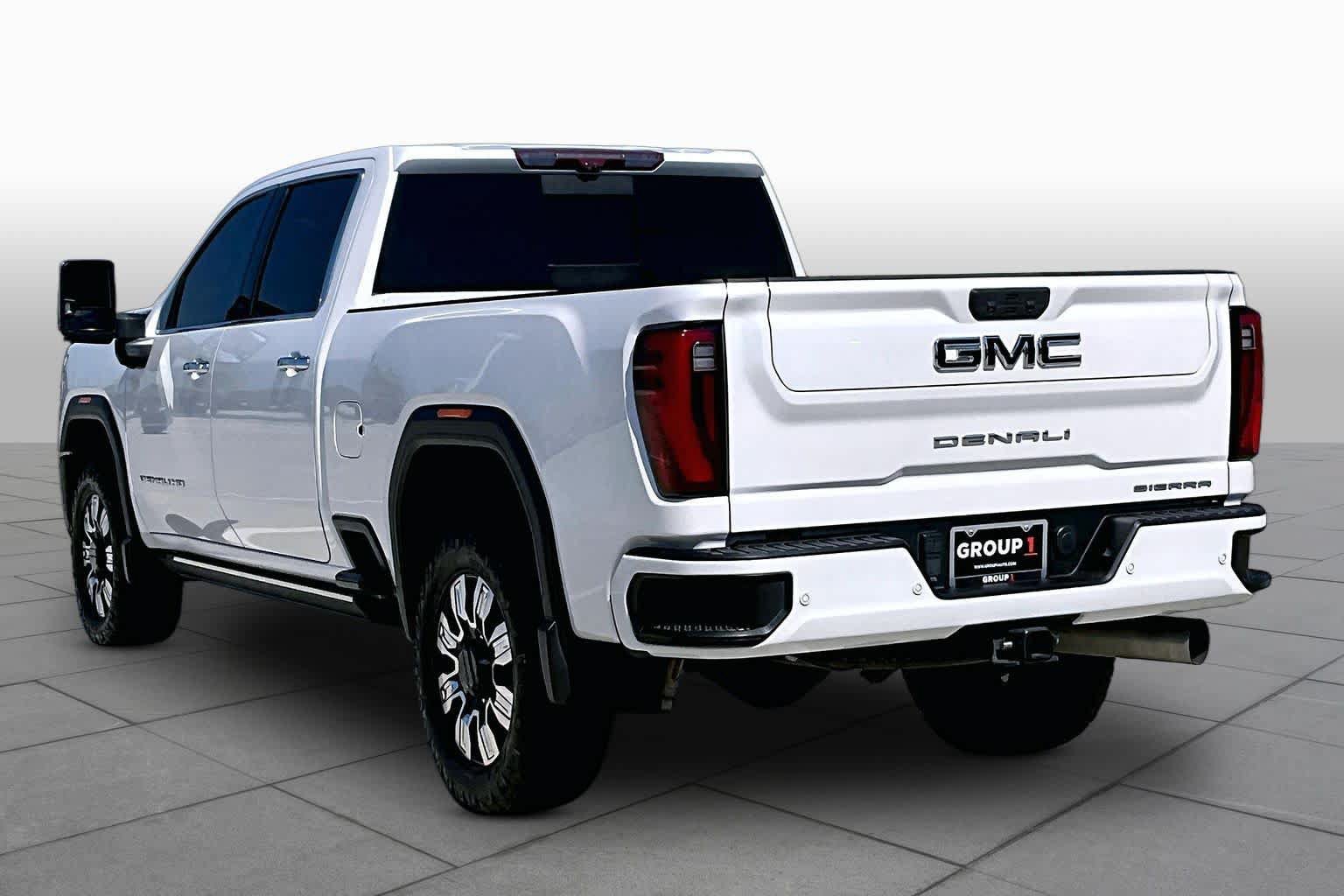 Used 2024 GMC Sierra 2500 Denali w/ Denali Reserve Package AWD/4WD image 12