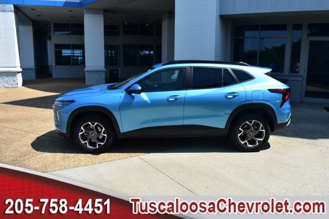 Used 2025 Chevrolet Trax LT w/ Driver Confidence Package FWD image 7