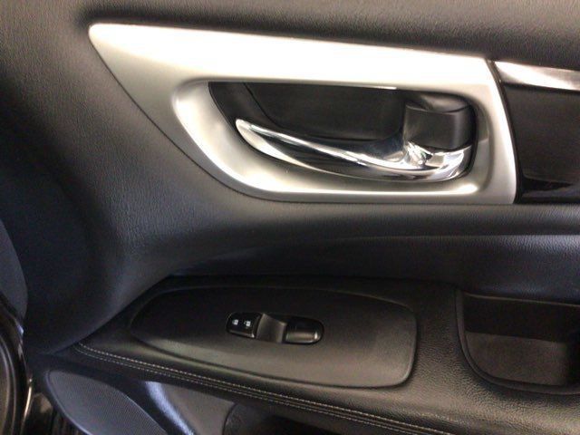 Used 2020 Nissan Pathfinder S AWD/4WD image 10