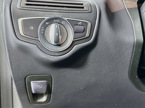 Used 2022 Mercedes-Benz GLC 300 image 10