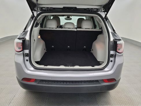 Used 2018 Jeep Compass Latitude w/ Popular Equipment Group FWD image 29