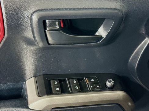 Certified 2018 Toyota Tacoma SR5 RWD image 17