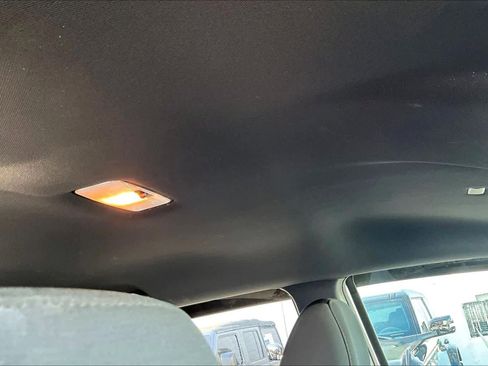 Used 2023 Toyota Tacoma TRD Off-Road image 13