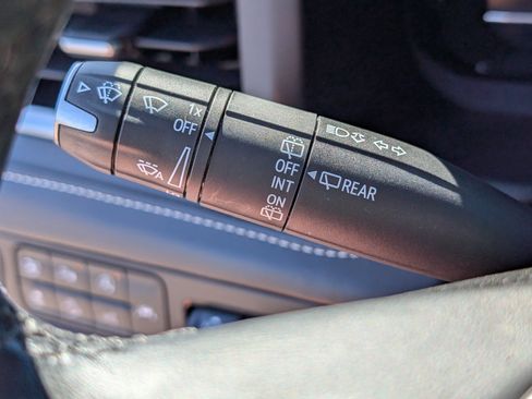 Used 2023 GMC Yukon XL Denali Ultimate image 27