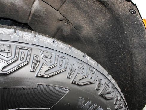 Used 2022 Chevrolet Tahoe Z71 w/ Luxury Package image 13