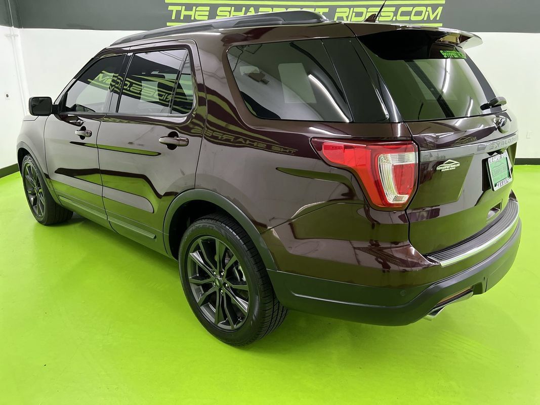 Used 2018 Ford Explorer XLT w/ Equipment Group 202A AWD/4WD image 7