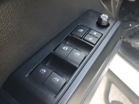 Certified 2023 Toyota Tacoma SR AWD/4WD image 18
