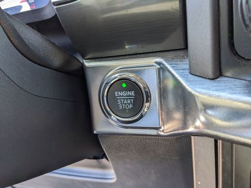 Used 2022 Ford F150 Lariat image 29