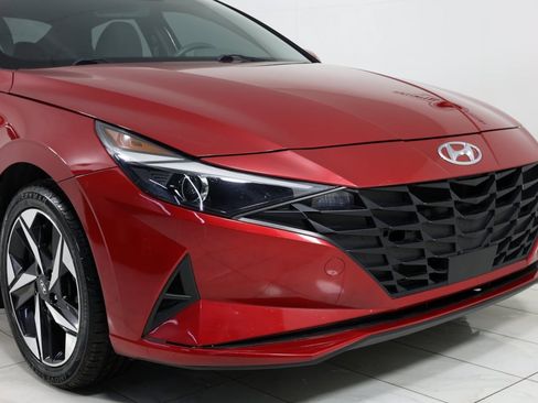 Used 2023 Hyundai Elantra SEL w/ Convenience Package image 37