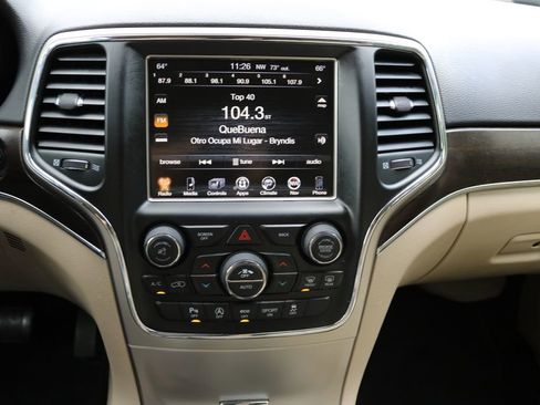 Used 2017 Jeep Grand Cherokee Limited image 21