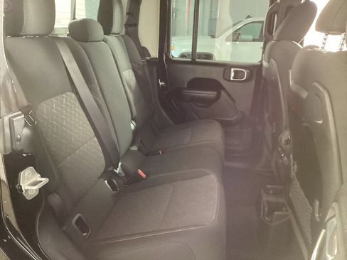 Used 2026 Jeep Gladiator Mojave AWD/4WD image 19
