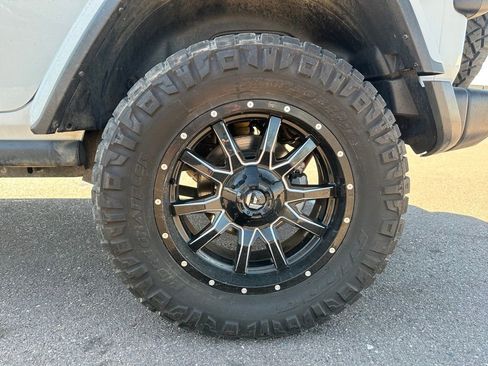 Used 2022 Jeep Wrangler Unlimited Rubicon w/ Cold Weather Group image 42