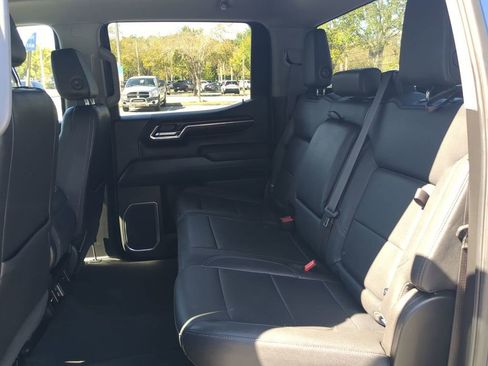 Used 2024 GMC Sierra 1500 SLT image 13