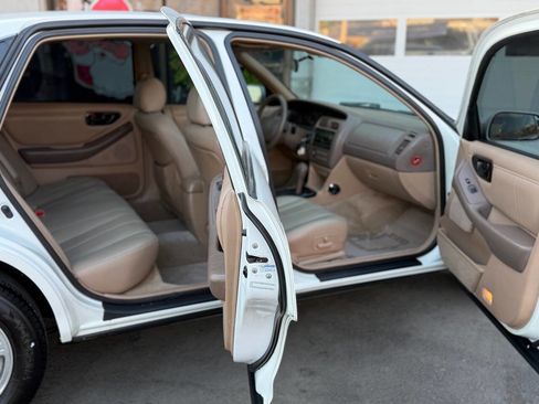 Used 1996 Toyota Avalon XLS image 54