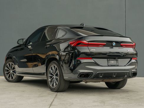 Used 2022 BMW X6 M50i w/ Premium Package image 9