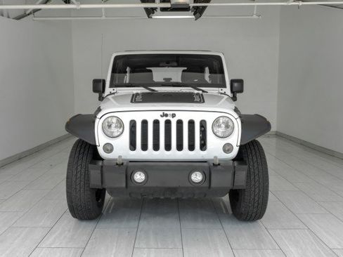 Used 2017 Jeep Wrangler Unlimited Sport AWD/4WD image 3