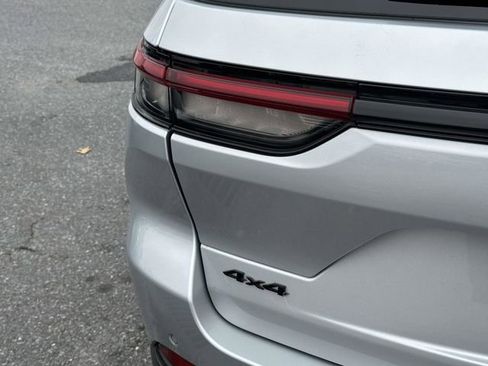 Used 2022 Jeep Grand Cherokee Altitude image 30