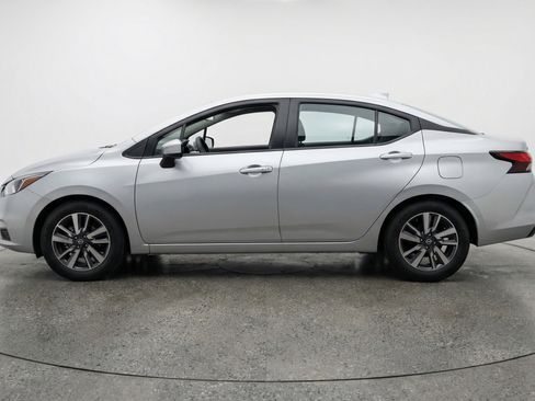 Used 2025 Nissan Versa SV image 5