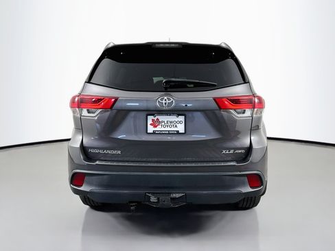Used 2017 Toyota Highlander XLE AWD/4WD image 6