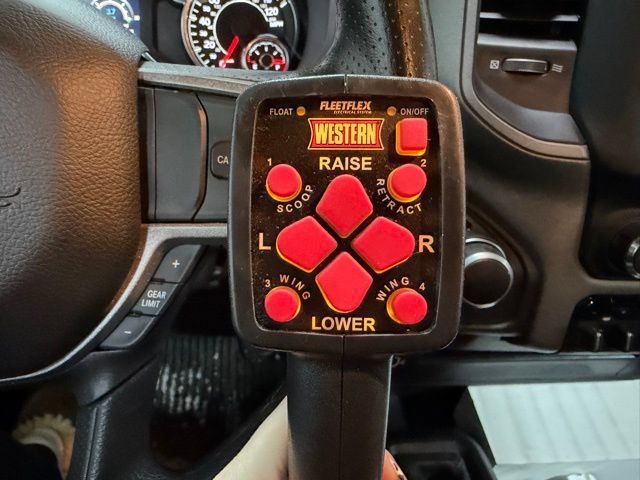Used 2024 RAM 2500 Tradesman w/ Chrome Appearance Group AWD/4WD image 12