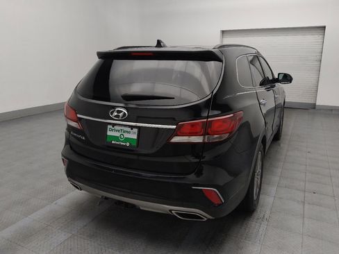 Used 2017 Hyundai Santa Fe SE image 9