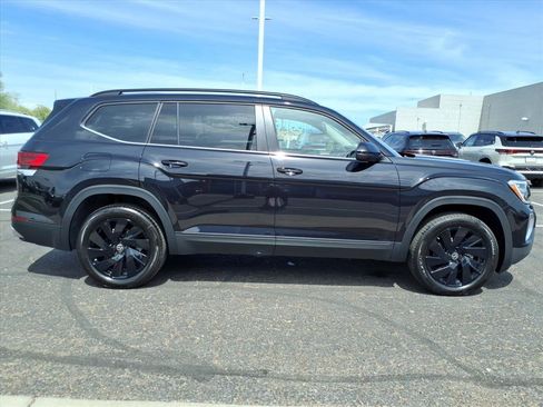 New 2026 Volkswagen Atlas SE image 8