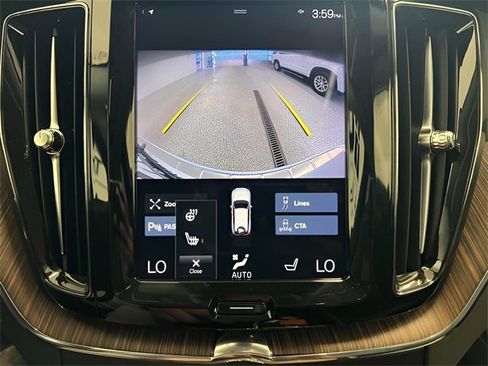 Used 2021 Volvo XC60 T5 Momentum w/ Premium Package image 31