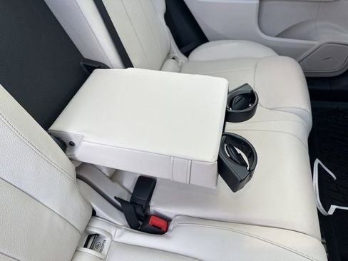 Used 2023 Mercedes-Benz GLB 250 4MATIC image 38