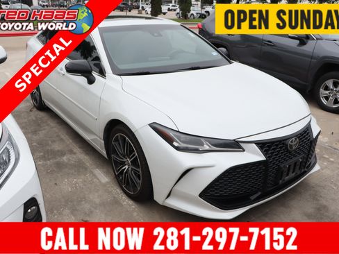 Used 2022 Toyota Avalon Touring FWD image 1