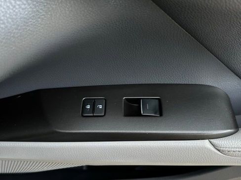 Used 2022 Toyota Camry XLE w/ Navigation Package FWD image 20