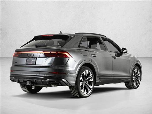 Used 2025 Audi Q8 Premium Plus w/ Premium Plus Package image 5
