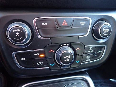 Used 2018 Jeep Compass Latitude w/ Popular Equipment Group AWD/4WD image 20