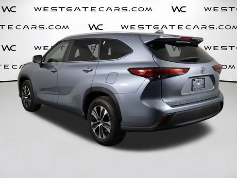 Used 2023 Toyota Highlander XLE FWD image 43